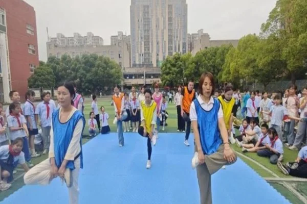 女排意甲斯坎迪奇对阵科内利亚诺朱婷与埃格努隔网强强对决分析